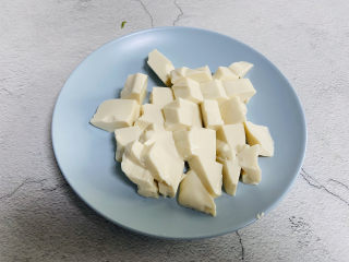 7、油菜豆腐,装盘备用