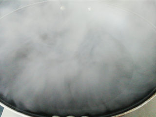 14、小元宝馄饨,烧一锅热水，沸腾为止