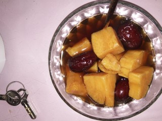 9、经期红糖汤,尝了一下，味道还可以，带着红薯的香甜，把红糖的味道压下去了一些，好喝多了