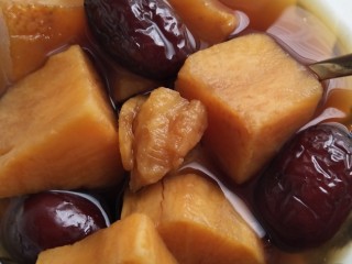 10、经期红糖汤,这是没喝完，第二天早上起来又加热了一下的。可以放点枸杞的，我家里没有，就没放。