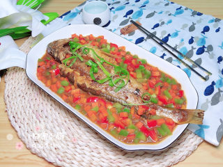 17、酱焖黄花鱼,一盘色香味俱全的酱焖黄花鱼就上桌了！