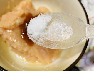 7、冬瓜肉丸汤,加点盐；