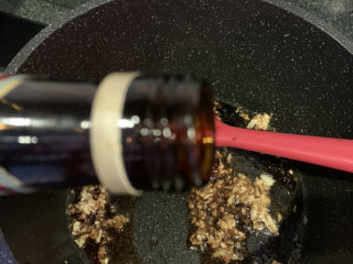 15、蒜蓉粉丝蒸鲍鱼,加料酒；