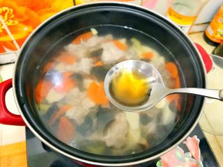 20、山药黑木耳胡萝卜排骨汤,加一勺料酒！