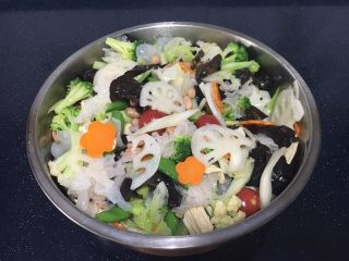 9、花椒油蔬菜宝,做好的花椒油蔬菜宝是不是很漂亮?