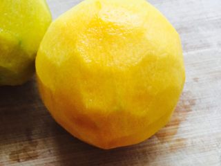 5、黄桃罐头,切成块