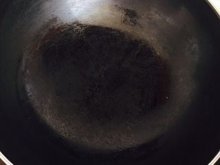 7、黄桃罐头,拿锅，开火