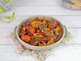 14、红烧羊排,即可食用，羊排秋冬季滋补佳品。