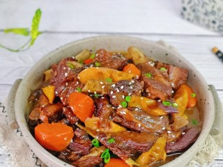 15、红烧羊排,羊排这样做不腥不腻，好吃极了。