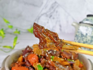 16、红烧羊排,香酥软烂，鲜嫩多汁，入口即化的口感。