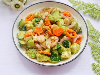 14、牛油果藜麦虾仁轻食沙拉,藜麦君的西藏藜麦吃上去Q弹,虾肉弹润,牛油果绵软,胡萝卜黄瓜清脆。