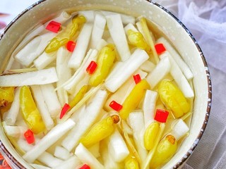 14、开胃爽脆的酸甜泡萝卜,做法超简单。