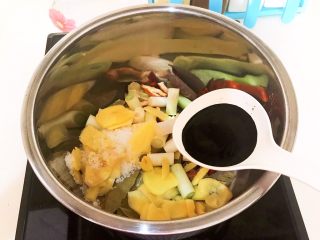 9、减肥食谱  私房菜香卤牛肉,加入老抽