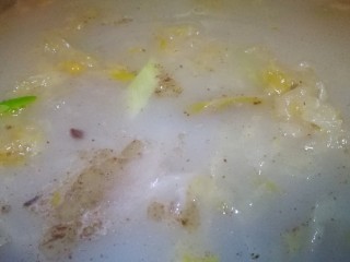 10、家宴菜谱～拆骨肉烩酸菜,倒入棒骨浓汤