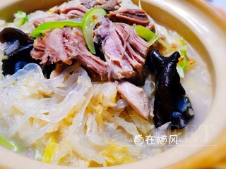 15、家宴菜谱～拆骨肉烩酸菜,一锅美味诱人的拆骨肉烩酸菜就上桌啦????