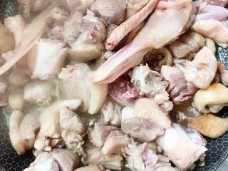 9、啤酒鸭,翻炒