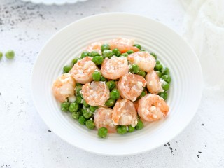 11、翡翠虾仁,一道清新鲜美的翡翠虾仁就做好了！