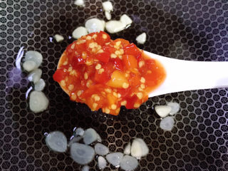 10、卷心菜炒粉丝,放一勺