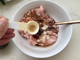 13、点翠清汤白玉丸➕木耳冬瓜丸子汤,加入一点鸡粉