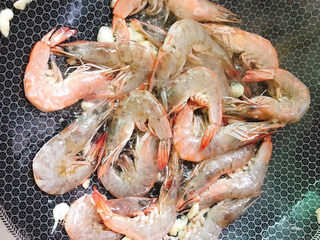 8、咖喱虾,大火翻炒