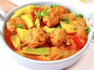 16、自制丸子一锅炖,好吃到飞的丸子一锅炖就出锅咯。