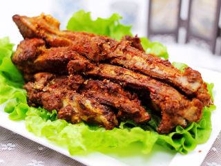 20、烧烤风味烤羊排,正是吃牛羊肉的季节，想吃做起来。