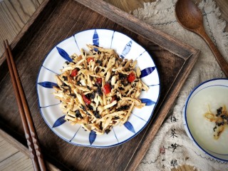 13、梅菜笋丝,装盘。