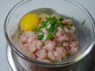 7、肉丸瓠子汤,再加入鸡蛋和葱花