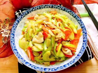 14、吃鸡+蚝香西葫芦炒鸡胸,成品