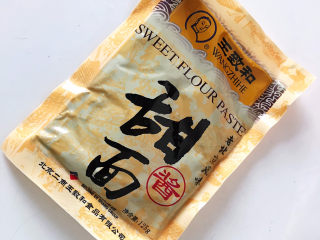 3、蒜泥生菜,甜面酱