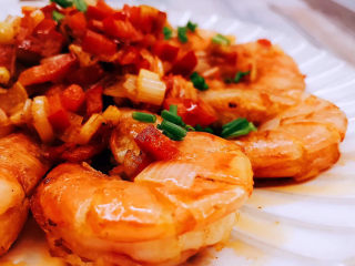 18、椒盐基围虾,装盘