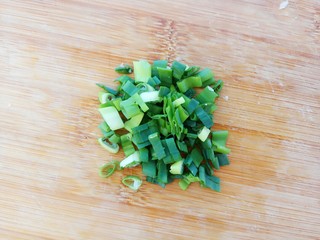 7、#辣味#凉拌手撕杏鲍菇,葱切沫