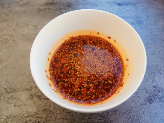 12、#辣味#凉拌手撕杏鲍菇,凡妈秘制辣椒油,辣椒油做法改天拍照发出来