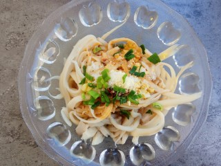 17、#辣味#凉拌手撕杏鲍菇,放好调料后一起搅拌均匀