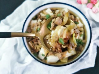 14、榨菜肉末蒸豆腐,吃的时候拌一拌更香哦!