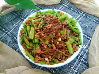 15、西芹肉沫烧粉丝,成品图