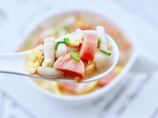 19、海鲜菇鸡蛋汤,吃上一口超级美味,关键是低脂健康又不长肉肉。