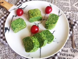 19、菠菜蛋卷,菠菜蛋卷厚墩墩的，低油低盐，不加任何香料，老人和小孩都可以吃，这是一道减肥减脂菜品，非常美味~