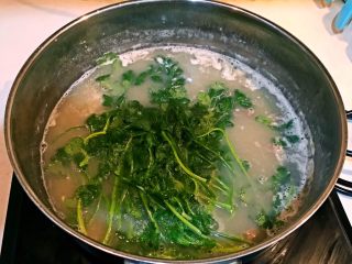 13、羊肉汤面,烧开后关火，加入精盐调味即可