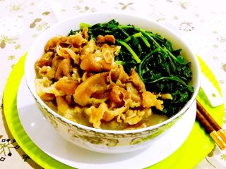 16、羊肉汤面,一碗香气扑鼻的羊肉汤面做好了，口感嫩滑，鲜香适宜~