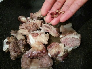 8、牛排萝卜滋补汤,花椒10粒，提味