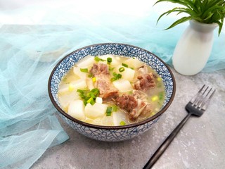 13、牛排萝卜滋补汤,孩子喜欢喝这汤。