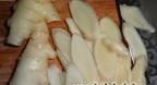 1、开胃糖醋泡嫩姜,嫩姜切成片
