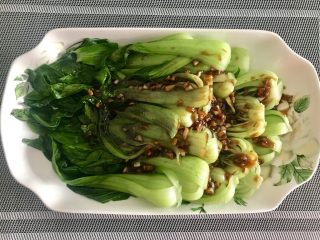 15、蒜香蚝汁青菜,调整，摆盘，拍照即可