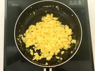 17、香椿系列之一 香椿豆卷蘸酱菜,炒成鸡蛋碎