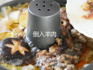 12、初春补气神器——白菜豆腐羊肉锅,小火炖煮5分钟倒入羊肉