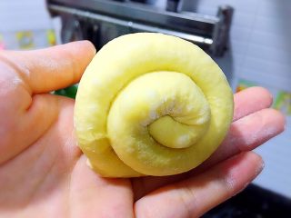 18、红萝卜白吐司,卷2.5-3圈为宜