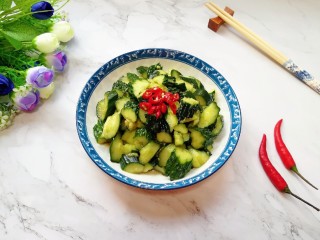 14、拍黄瓜,成品。