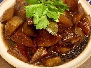 14、红烧萝卜,最后盛盘即可