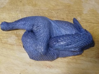 1、虫草花乌鸡汤,乌鸡半只。